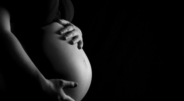 Morte materna: no vamos privar as crianas do colo maternal